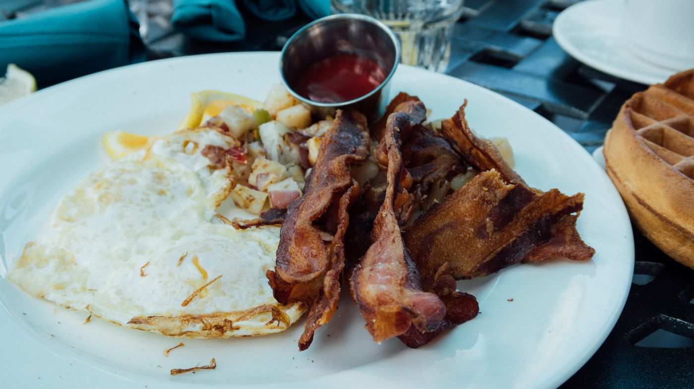 Bacon and Fried Eggs — photo 2