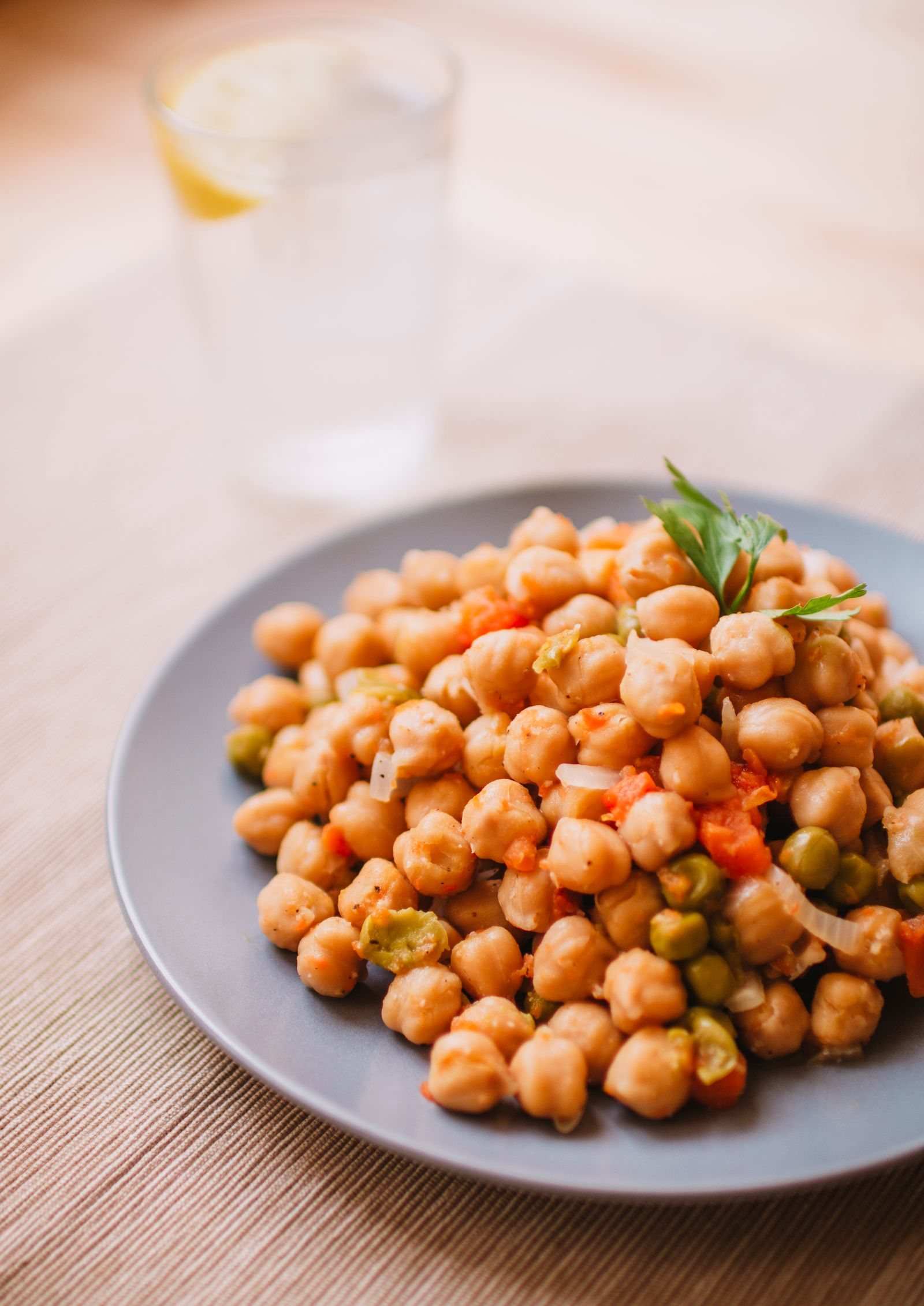 Crispy Chickpea and Herb Salad — photo 2