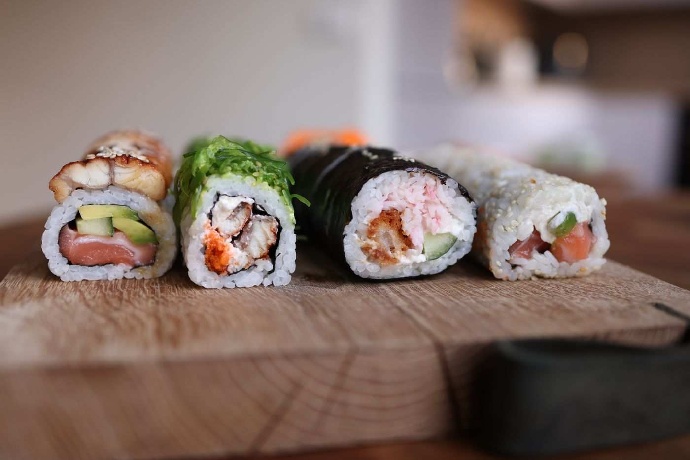Salmon and Avocado Maki Rolls — photo 1