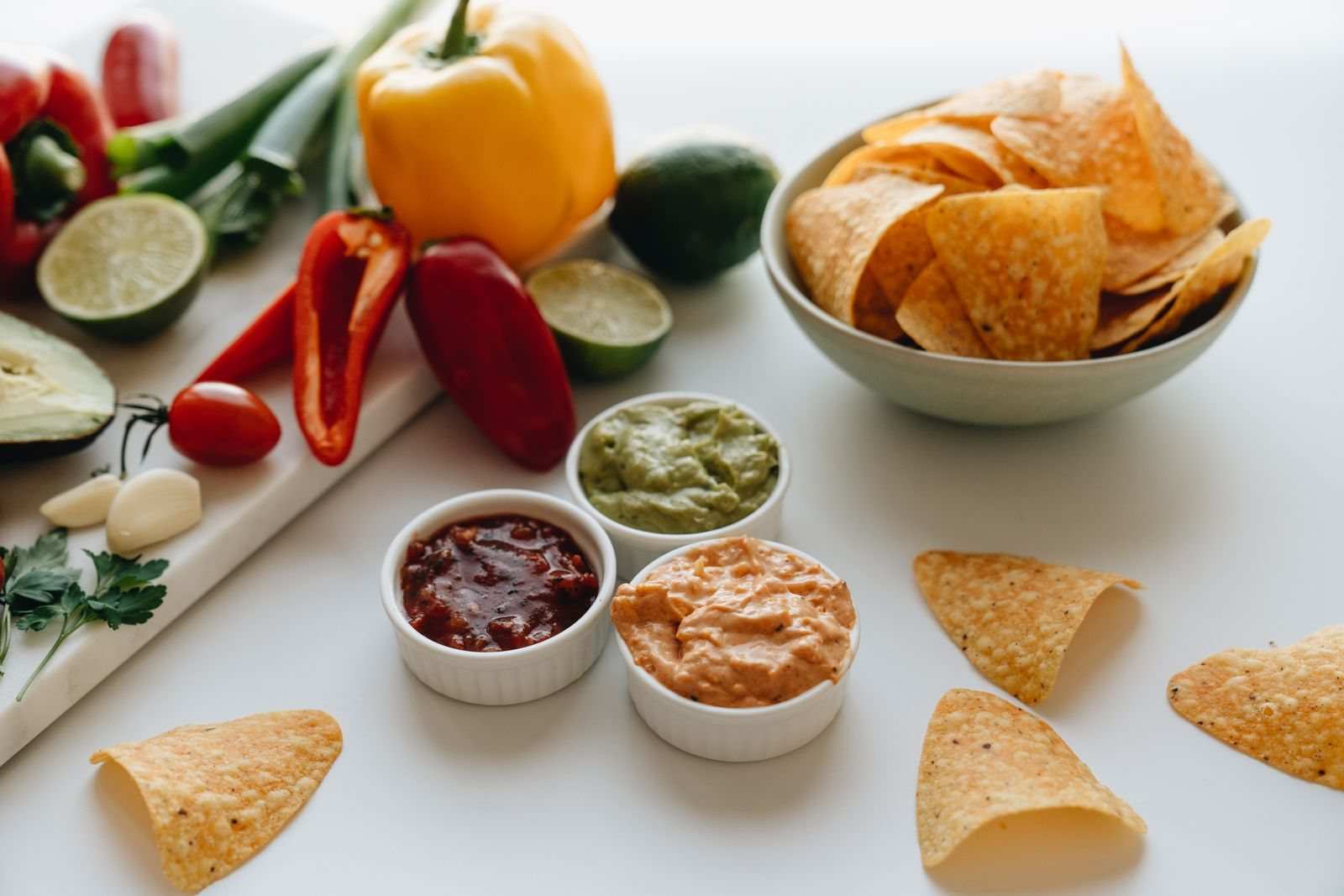 Tortilla Chips with Salsa and Guacamole — photo 3